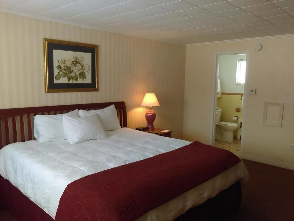 Exit 41 Travel Inn Литлтон Экстерьер фото